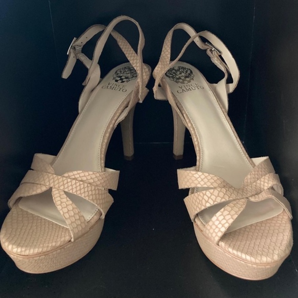 NEW Vince Camuto Peppa Leather Platform Sandals Sz 9.5M 39.5‎ Color Beige /Brown